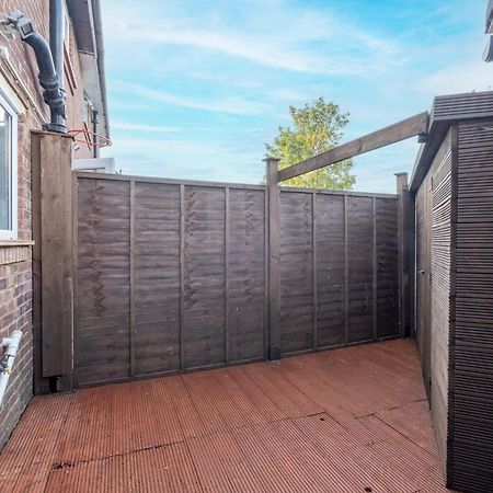 Kings House Apartment Hayes, West London Apt A Northolt  Εξωτερικό φωτογραφία