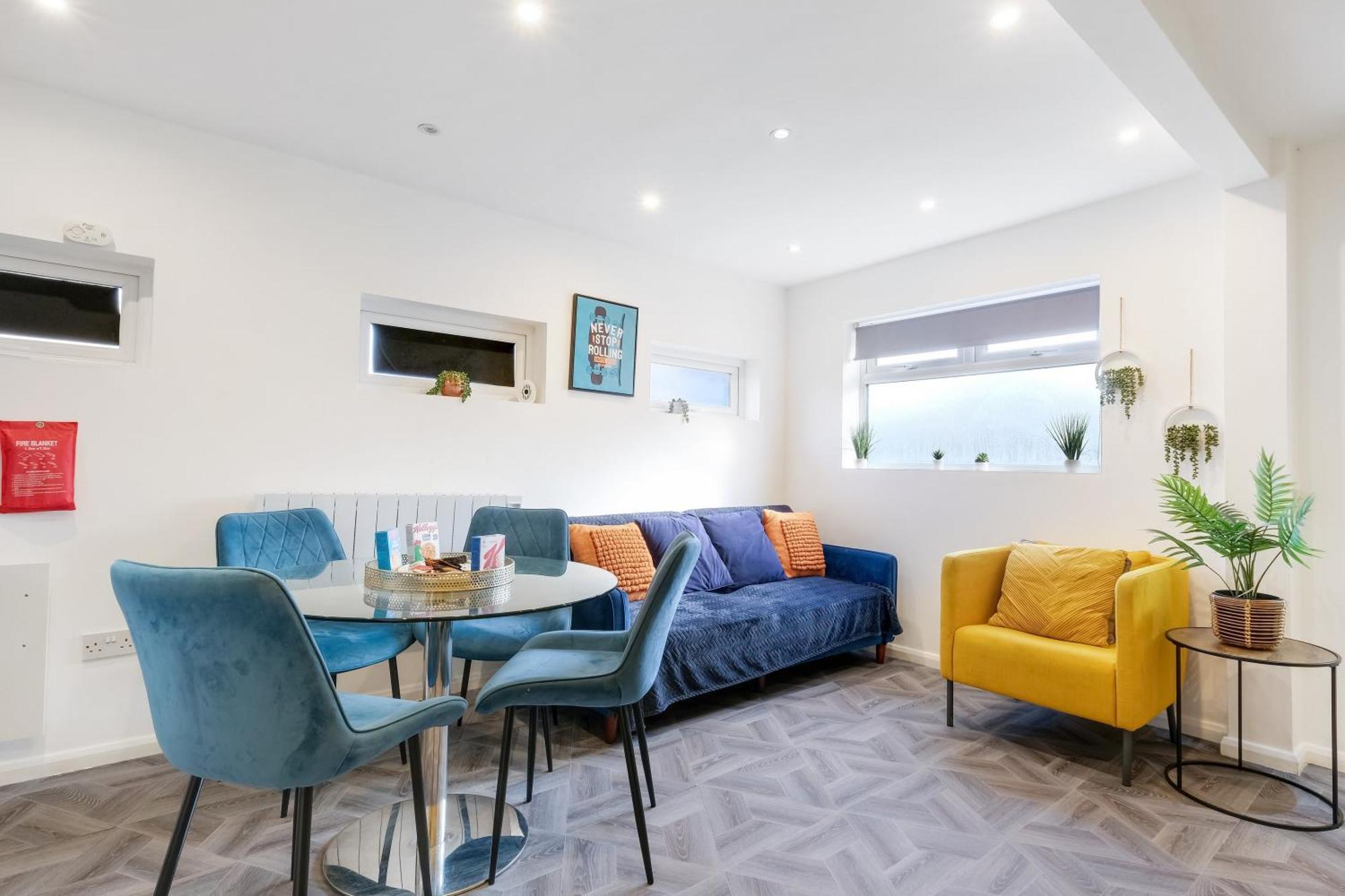 Kings House Apartment Hayes, West London Apt A Northolt  Εξωτερικό φωτογραφία
