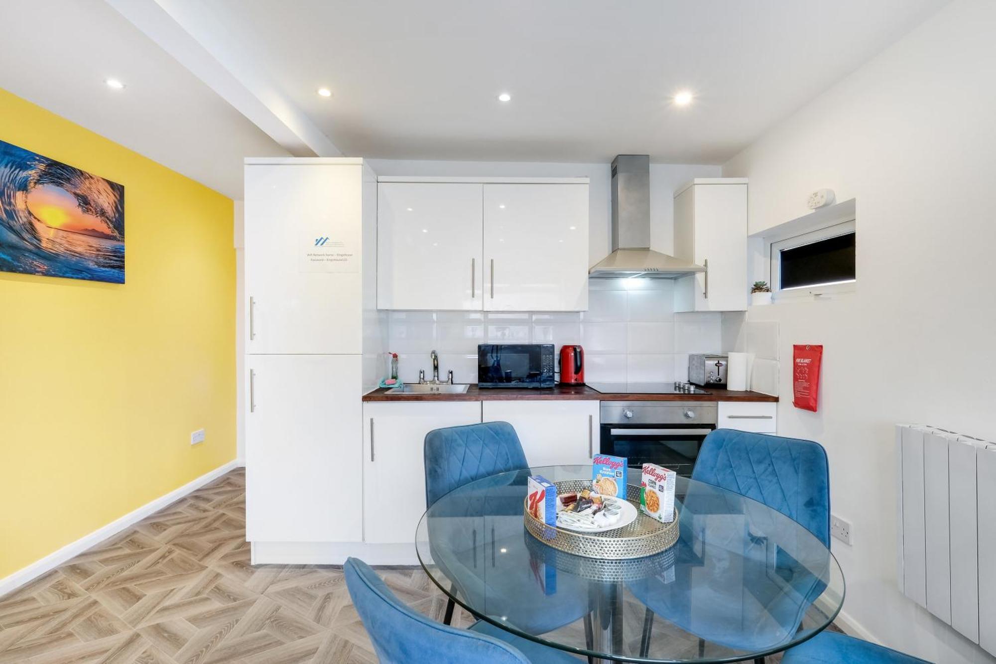 Kings House Apartment Hayes, West London Apt A Northolt  Εξωτερικό φωτογραφία